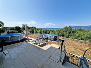 Apartma v pritličju s pogledom na morje