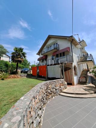 Lepa hiša s 4 stanovanjskimi enotami, Vrbnik