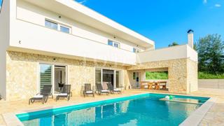 Hiša Svetvinčenat, 243m2