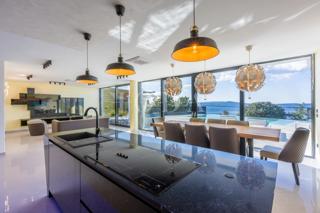 Hiša Crikvenica, 300m2
