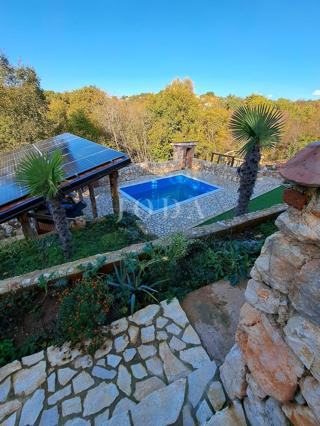 Samostojna hiša z ogrevanim bazenom, Dobrinj - otok Krk