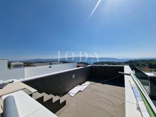 Apartma z bazenom in strešno teraso, novogradnja, otok Krk