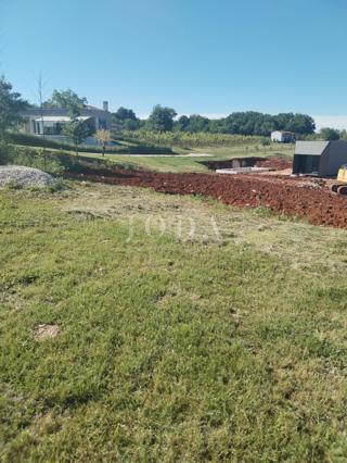 Zemljišče Labin, 900m2