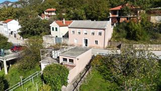 Očarljiva hiša s pogledom na morje v mirnem zaledju Crikvenice