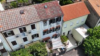 Crikvenica, vrstna hiša na odlični lokaciji