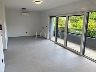 Novogradnja v okolici Baške, Krk