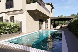 Gradbeno zemljišče s projektno dokumentacijo