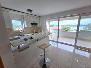 Soline – apartma blizu plaže z odprtim pogledom na morj