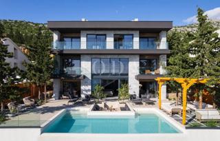 Luksuzna vila s panoramskim pogledom na morje