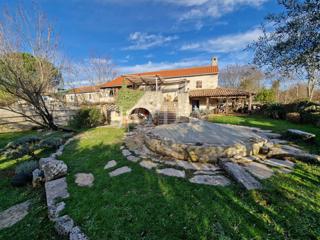 Kamena hiša z bazenom na mirni lokaciji, okolica Dobrinja - otok Krk