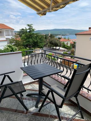 Apartma v centru mesta Krk s pogledom na morje!