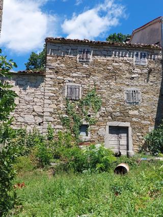 Kuća i Zemljišče Buzet, 1.706m2