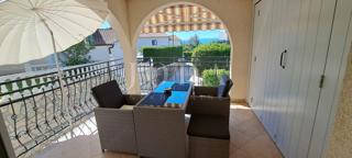 Malinska - apartma v visokem pritličju blizu plaže