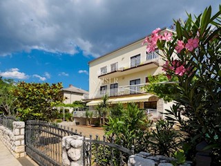 Crikvenica, Selce - Vila s 7 apartmaji