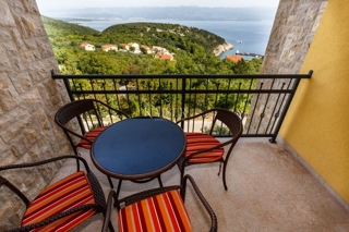 Vrbnik, otok Krk - apartma 93m2 s pogledom na Vrbnik