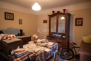 Mali Lošinj, Nerezine-Tradicionalna kamnita hiša