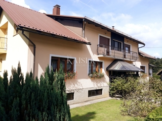 Delnice - hiša s petimi stanovanji, IDEALNA PRILOŽNOST ZA INVESTITORJE
