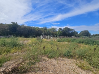 Otok Krk, Malinska - gradbeno zemljišče 532m2