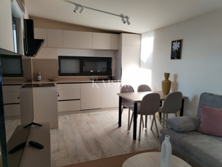 Istra, območje Umaga, stanovanje 65m2, 300m od morja