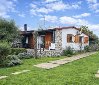 Opatija, Brseč - hiša z vrtom v centru, 57 m2