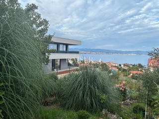 Opatija, Lovran - ekskluzivno penthouse stanovanje z zasebnim vrtom in panoramskim razgledom