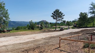 Istra, Motovun - gradbeno zemljišče 6200m2 s pogledom na Motovun