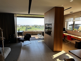 Istra, Novigrad - luksuzno opremljeno stanovanje 119m2, vrhunska lokacija, pogled na morje