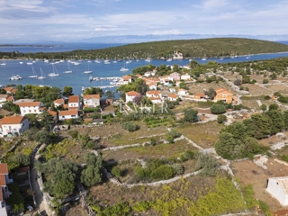 Mali Lošinj, Ilovik - Zazidljivo zemljišče