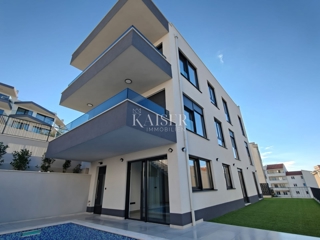 Stanovanje Okrug Gornji, Okrug, 80,08m2