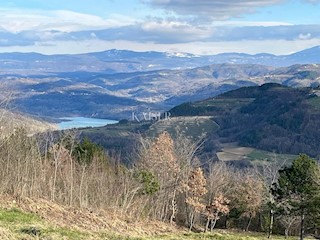 Istra, Motovun, gradbeno zemljišče s panoramskim razgledom