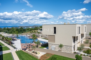 Istra, Umag, Savudrija - luksuzna vila v naselju, 275m2 - na voljo vse storitve v naselju