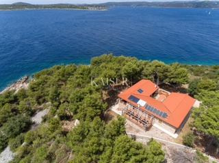 Split, Drvenik - Luksuzna kamnita vila, 8700 m2, prva vrsta do morja