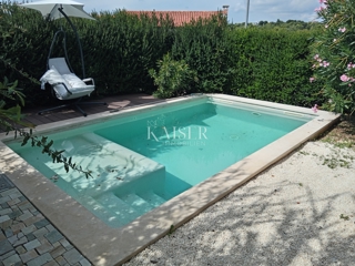 Istra, Banjole - hiša z dvema apartmajema 150m od morja