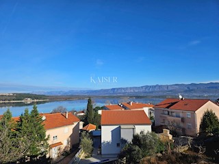 Otok Krk, Soline - dvoetažni apartma B, 150 m od morja