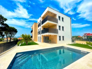 Zadar, Bibinje - luksuzno stanovanje 77 m2 ob morju.