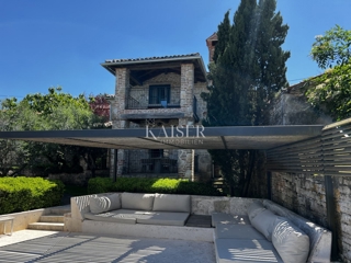 Istra, Tinjan - kamnita vila z bazenom