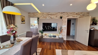 Opatija, Bregi, novogradnja, trisobno stanovanje, 99 m2 s teraso in kaminom