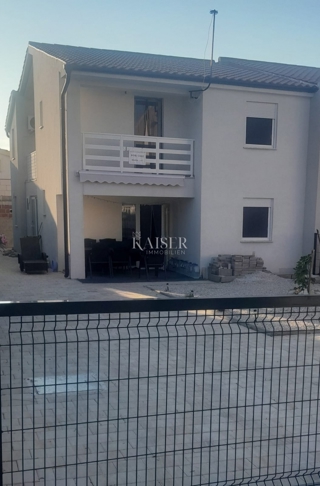 Zadar, otok Vir - Hiša z dvoriščem blizu plaže