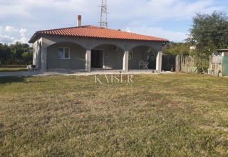 Istra, Pula - Čudovita enonadstropna hiša