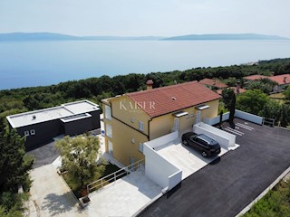 Rabac - hiša 100 m od morja, 430 m2