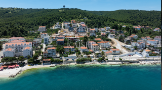Trogir, Čiovo - apartmaji v luksuznem kompleksu, 200 m od morja