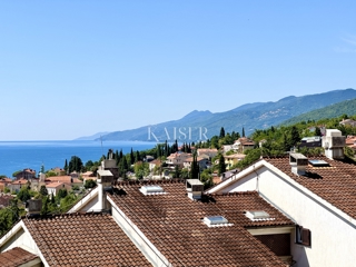 Opatija, Volosko - Udobno 3-sobno stanovanje z ložo, teraso in pogledom na morje