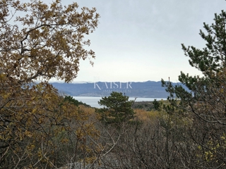 Krk, Vrbnik - gradbeno zemljišče 2700m2, pogled na morje