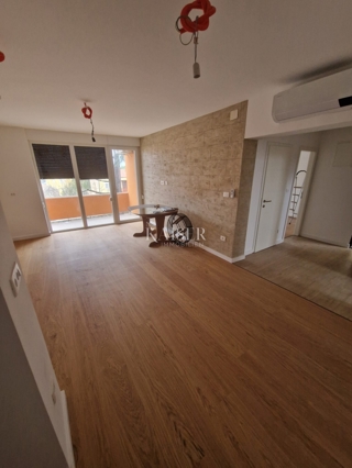 Istra, center Umaga, stanovanje 75m2 200m od morja