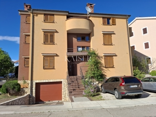 Otok Cres, Cres, hiša z več apartmaji