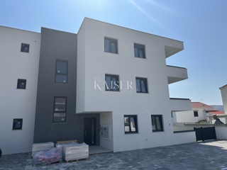 Otok Pag - apartma 56,05 m2 z vrtom, 70 m od morja