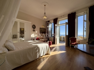 Opatija – Garsonjera 47,43 m2 v zgodovinski vili v 2. vrsti do morja s parkiriščem, teraso in čudovitim razgledom