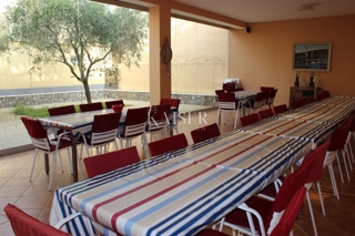 Otok Krk, Vrbnik, hiša s 6 apartmaji