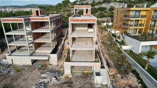 Prostorno stanovanje (S1) v pritličju z zasebnim vrtom, Mandalina - Šibenik