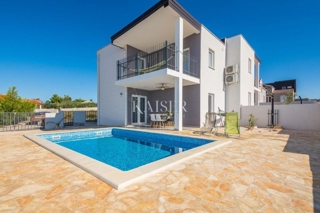 Zadar, Vir - vila 88 m2 s pogledom na morje